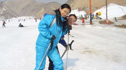 魏坤琳妻子邝霞：铁面判官背后的清华才女，一句话平息千万谣言