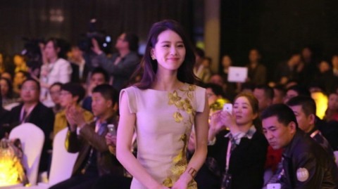 古典风韵刘诗诗旗袍雅姿尽显东方曲线之美