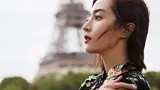 胡冰卿巴黎街头的东方诗画 旗袍与铁塔共舞的绝代风姿