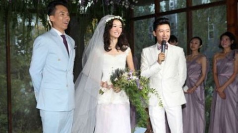 被经纪人骗光积蓄后，他在片场递来一杯水：陈松伶张铎的19年