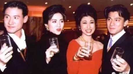 被叫错15年后，64岁的刘德华首次为妻正名