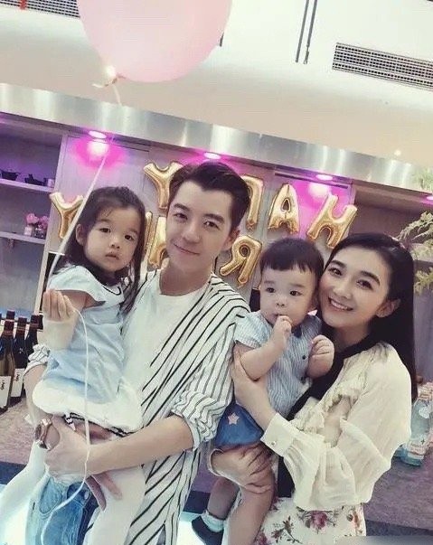 吴雅婷参与综艺节目录制的现场截图
