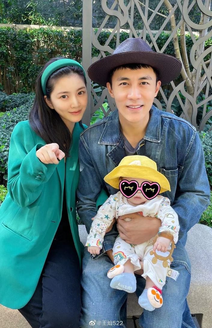 杜淳婚后带女儿或与家人同框的温馨画面