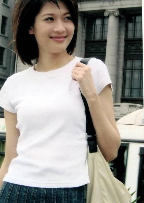 沈星早年主持《美女私房菜》的节目截图
