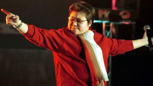 韩红早年与音乐人同台的演出旧照