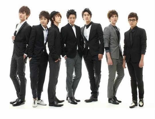 Super Junior早期内地演唱会与近年海外演唱会对比图